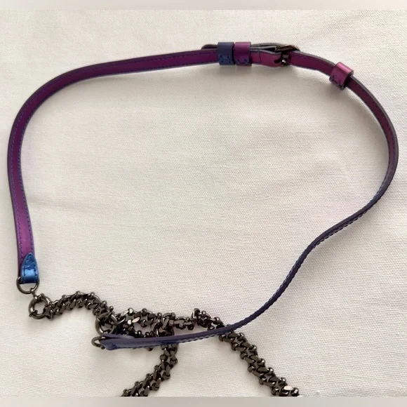 ✨CHRISTIAN LOUBOUTIN Loubiposh Patent Scarabe Spikes Chain Clutch Bag Rose Blue - Picture 12 of 16